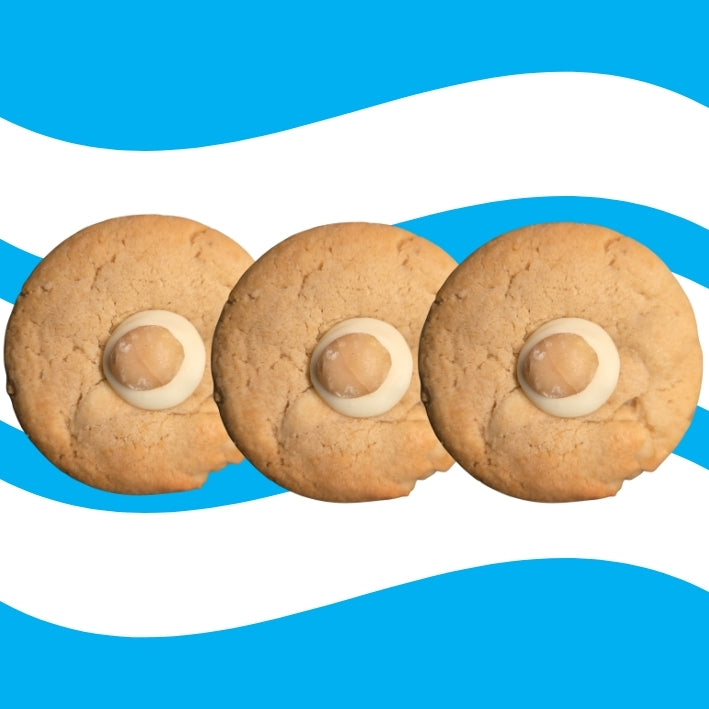 White choc macadamia Cookie