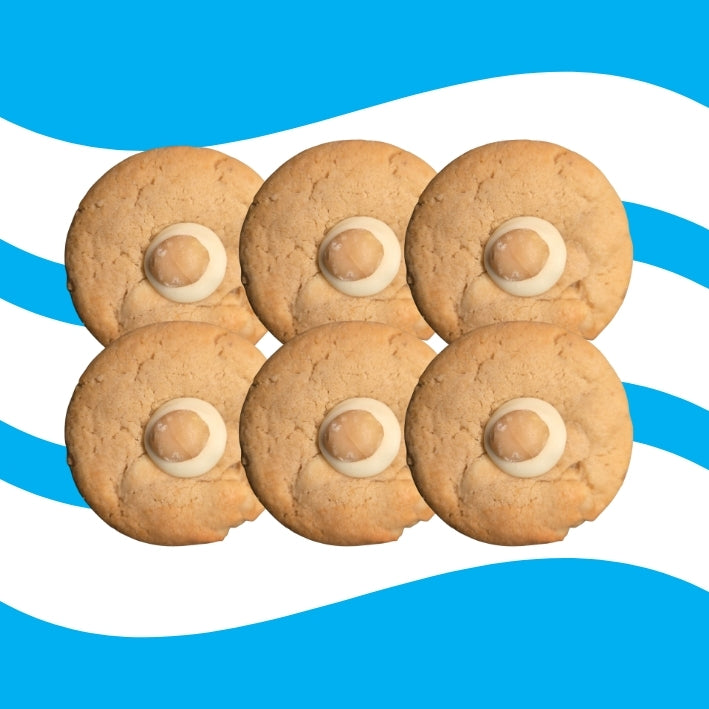 White choc macadamia Cookie